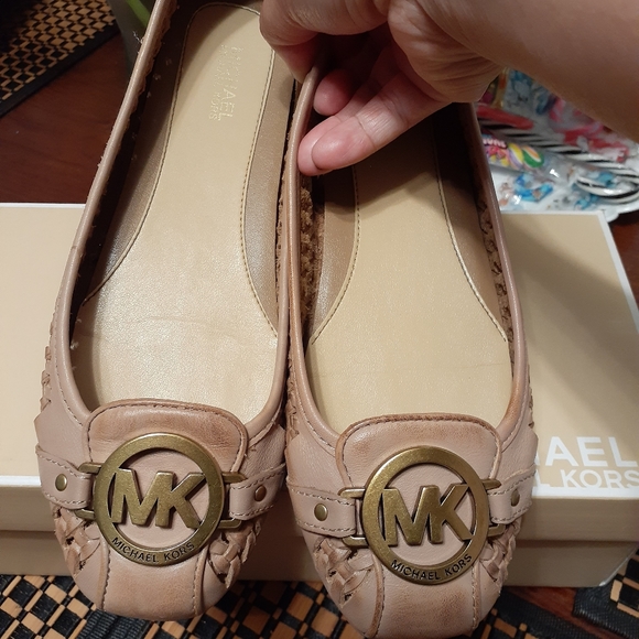 RARE Michael Kors Leather Loafers - Picture 2 of 5